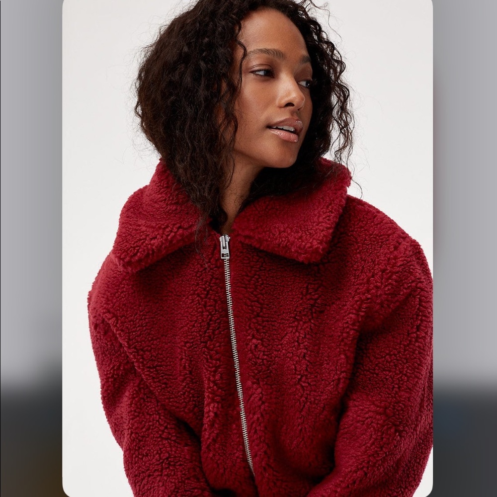 Wilfred Free red plush oversized full zip teddy sherpa jacket semi cropped - Picture 5 of 16